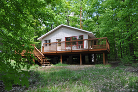 Separate sleeping cottage with room for 4